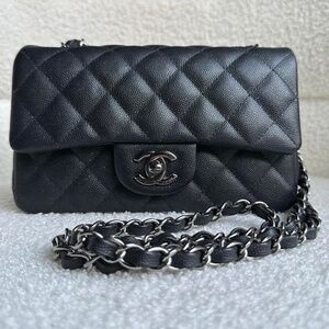 Chanel mini 8